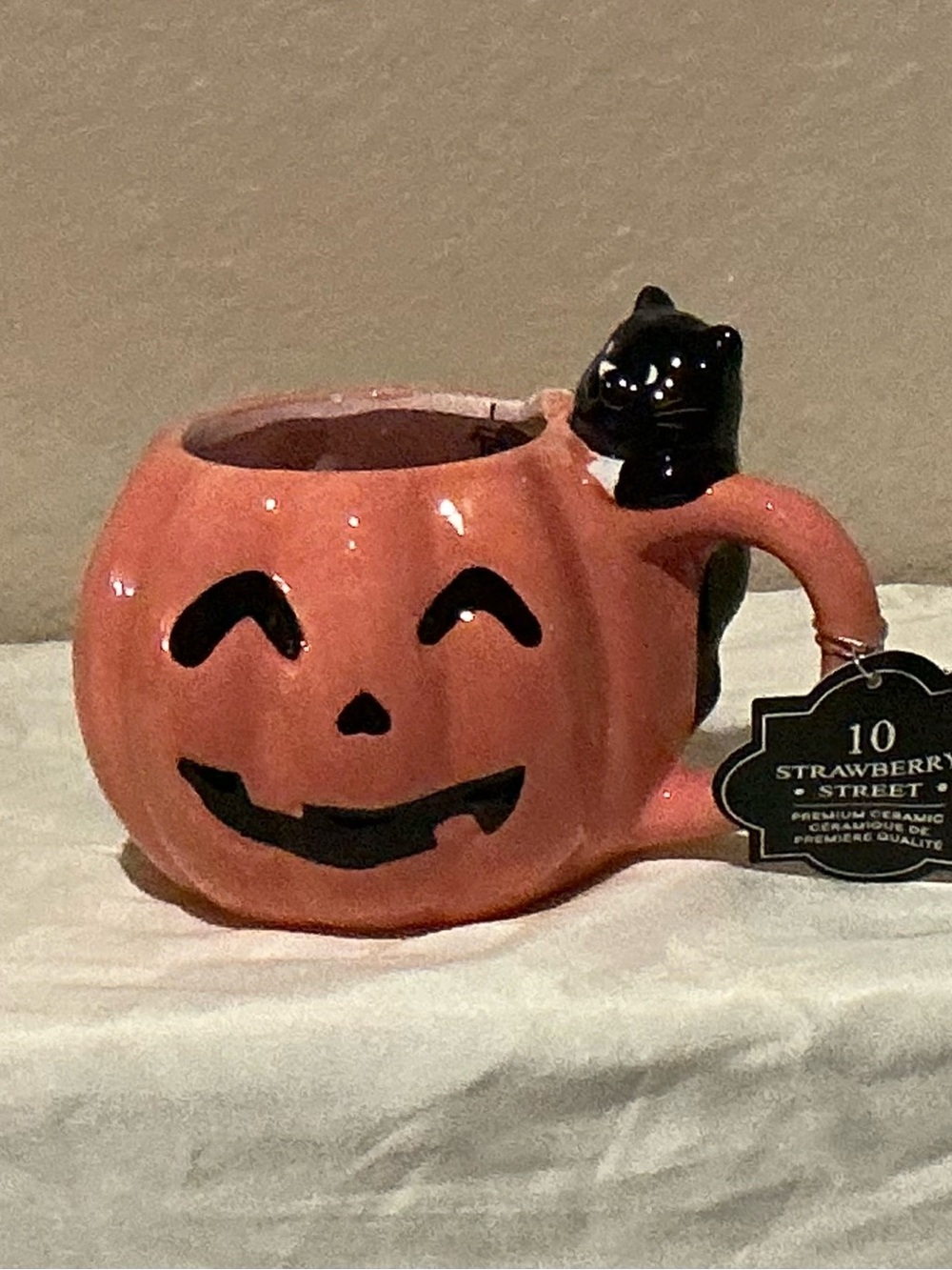 Jack-O’-Lantern Pumpkin Mug with Black Cat Perched on the Handle.  New